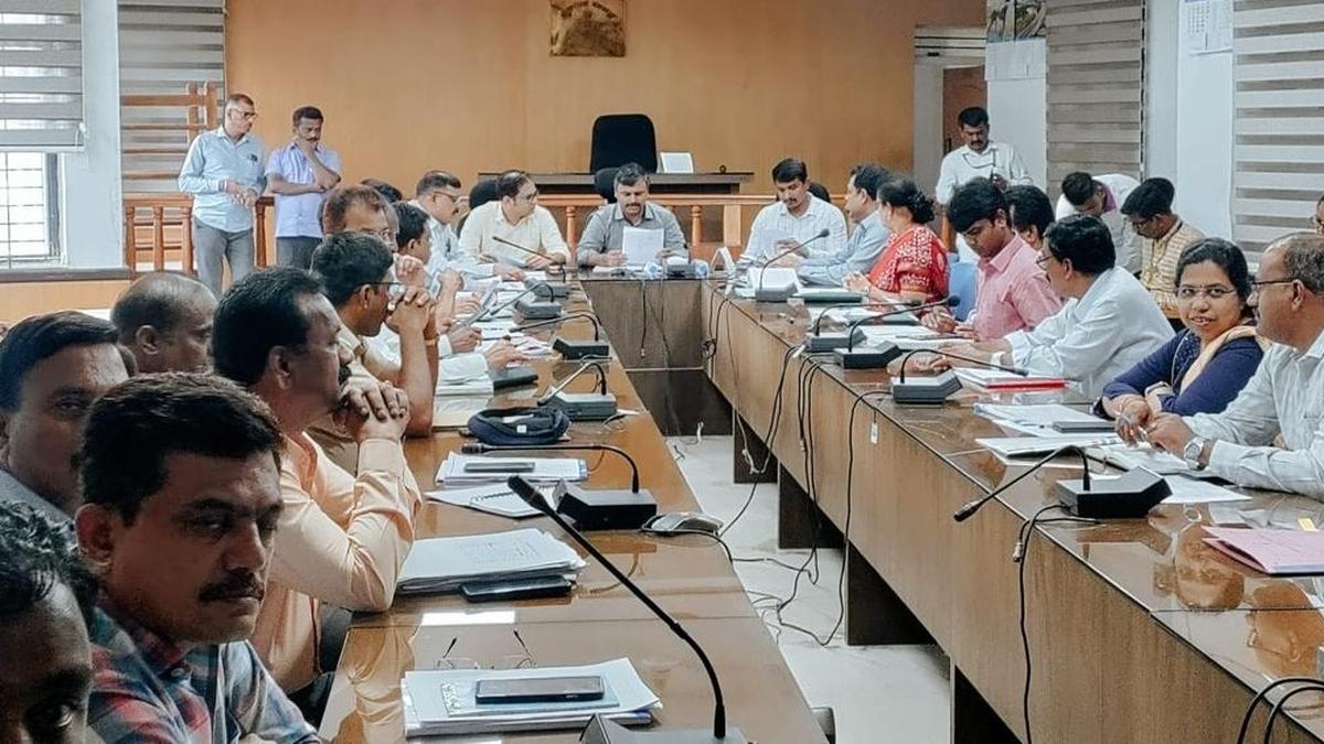 Shivamogga DC tells officers to be prepared in case of floods during monsoon