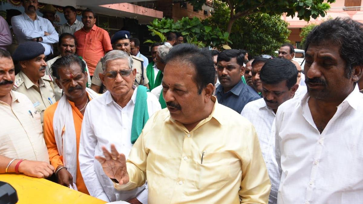 Seers talking of changing Chief Minister is inappropriate, says Minister