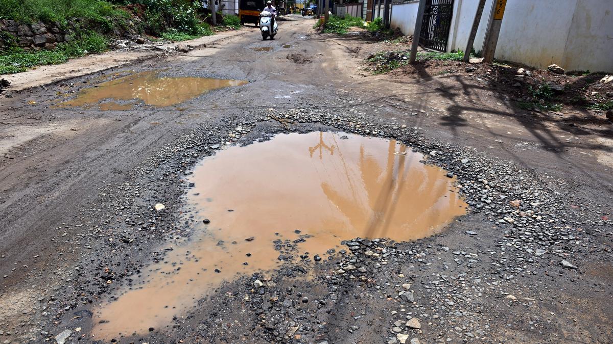 Ward Watch | Kuniyamuthur residents in Coimbatore struggle with poor road conditions