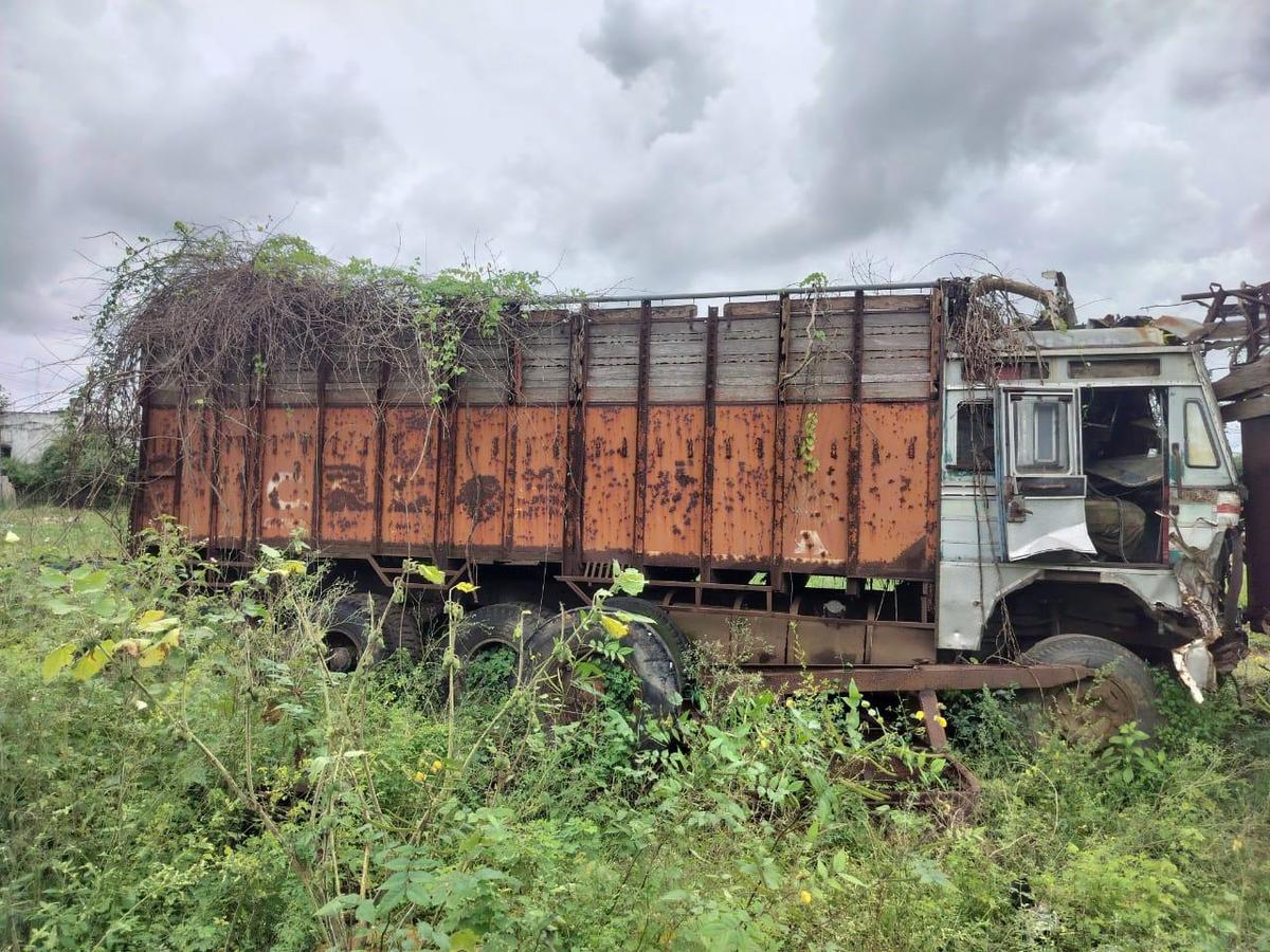Handy vehicle:Â One of the two lorries used by the gang to escape after committing dacoities in Tamil Nadu. Handy vehicle:Â One of the two lorries used by the gang to escape after committing dacoities in Tamil Nadu.