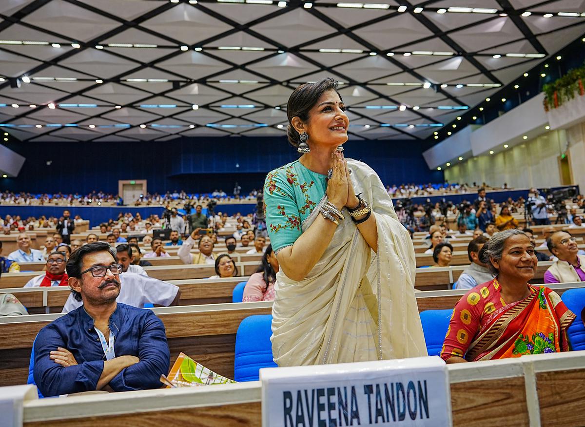 Bollywood actors Aamir Khan and Raveena Tandon during the inauguration of a national conclave on ‘Mann ki Baat @100’, in New Delhi, Wednesday, April 26, 2023.  