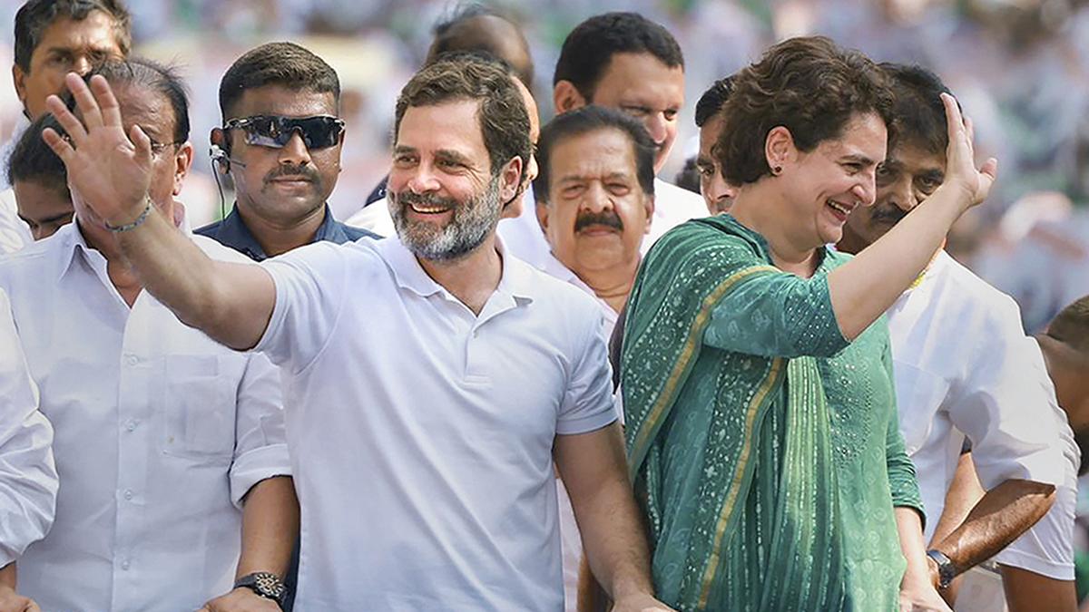 Uttar Pradesh Congress wants Gandhi family to contest in Amethi and Raebareli