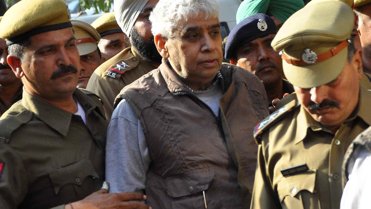 Satlok Ashram head Rampal walks out of jail after being granted bail by High Court Satlok Ashram head Rampal walks out of jail after being granted bail by High Court