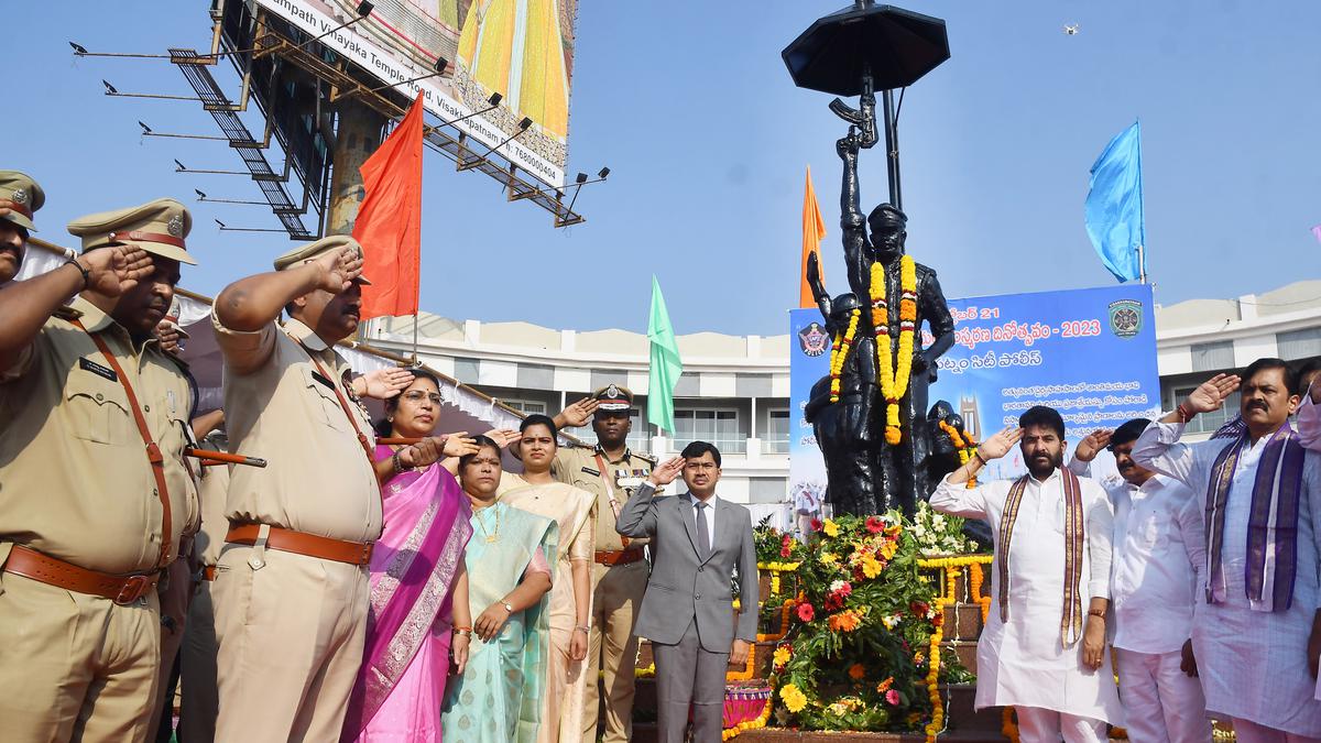 Rich tributes paid to police martyrs in Visakhapatnam