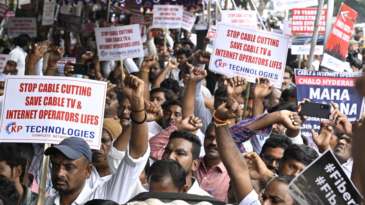 Over 10,000 cable, broadband operators protest against cable untangling drive in Hyderabad