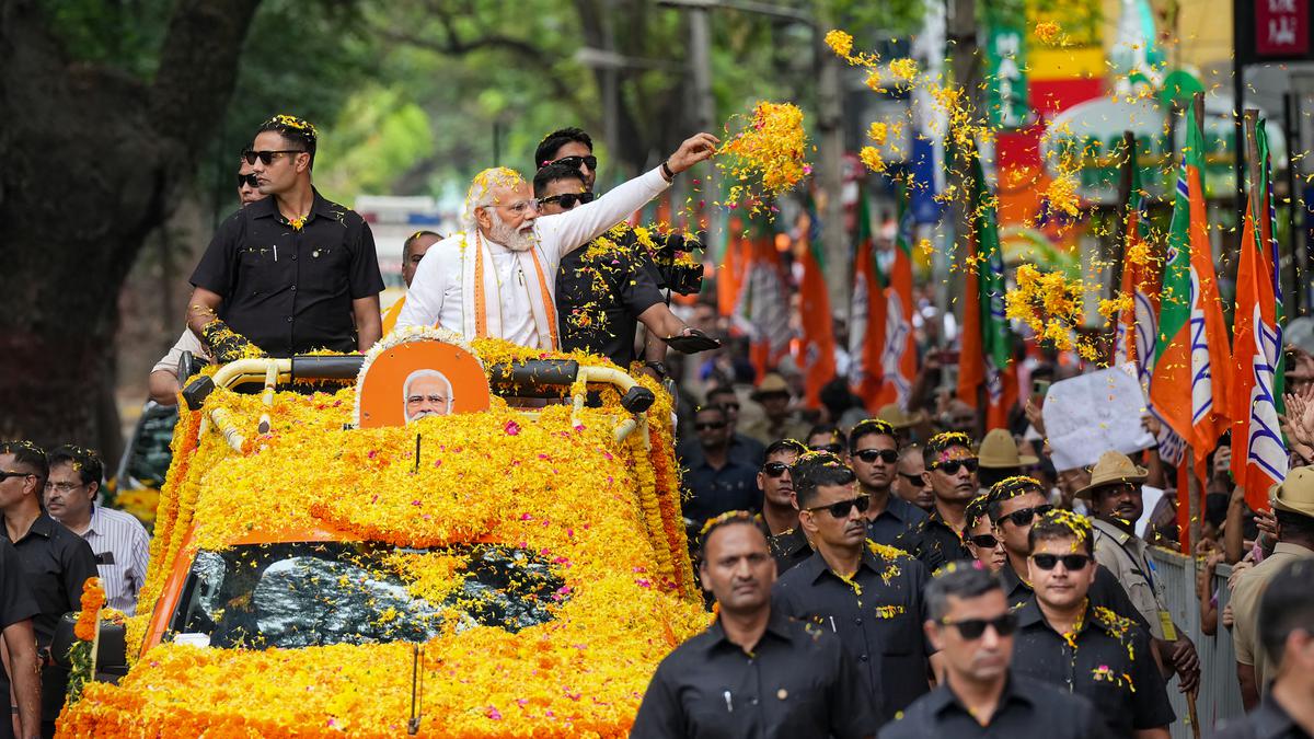Prime Minister Modi ends his campaign in Bangalore with a roadshow