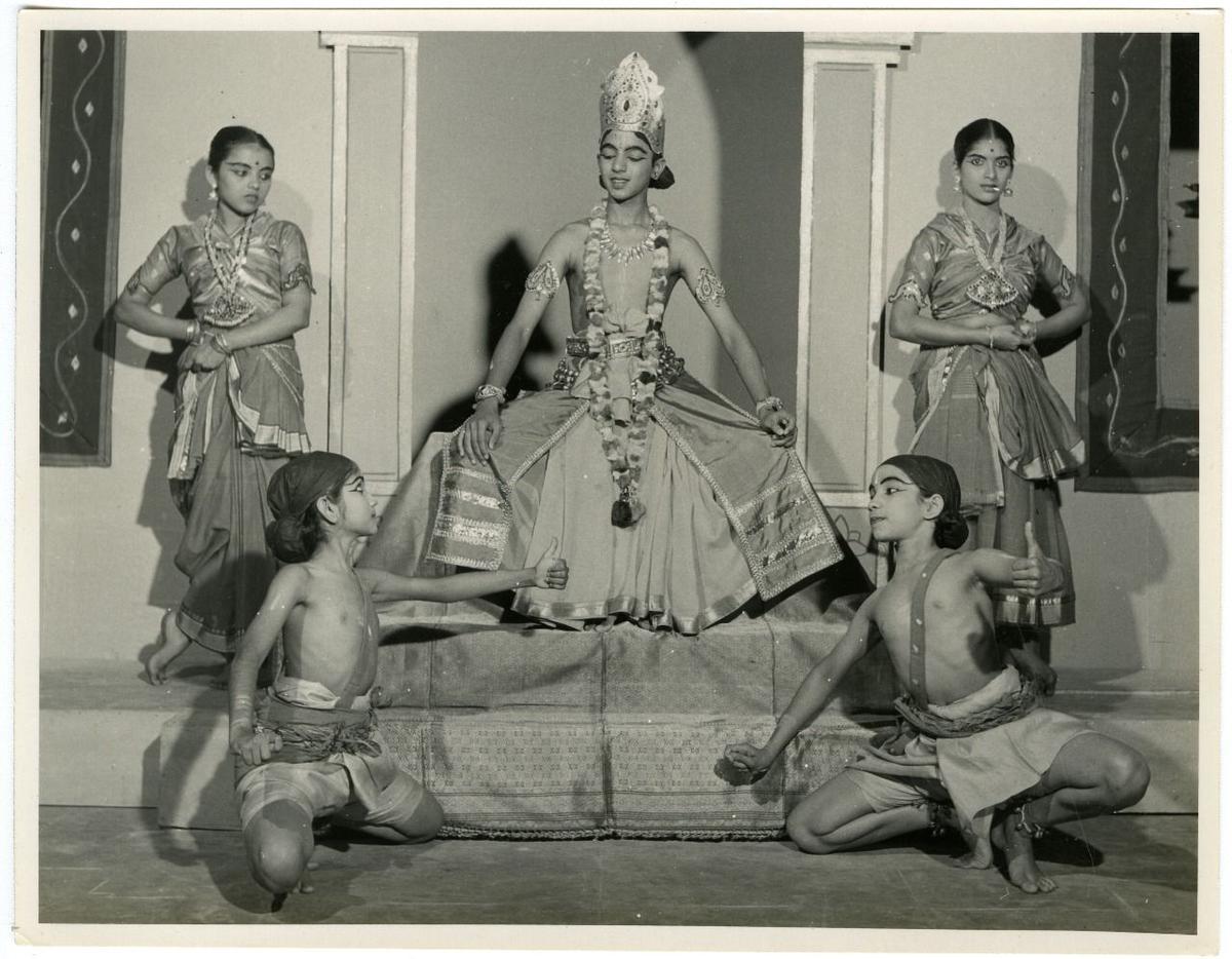 1955 में मंचित 'सीता स्वयंवरम' में लव और कुश के रूप में सीपी शांता और रमा देवी 