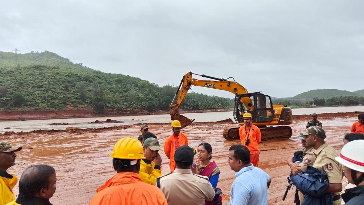 Search teams believe they have location of Kerala truck buried by landslip in Uttara Kannada district of Karnataka