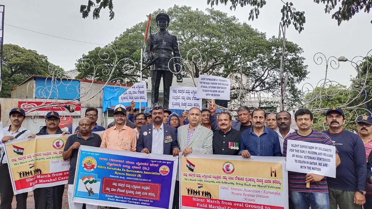 Silent march by ex-servicemen&nbsp;