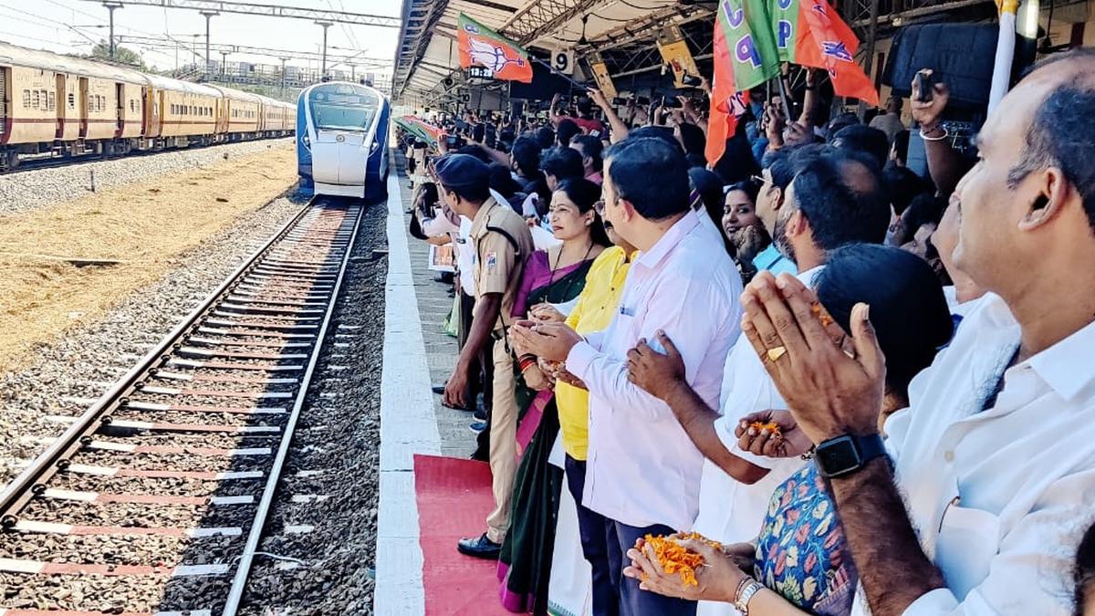 Mangaluru-Madgaon Vande Bharat Express receives grand welcome in Udupi