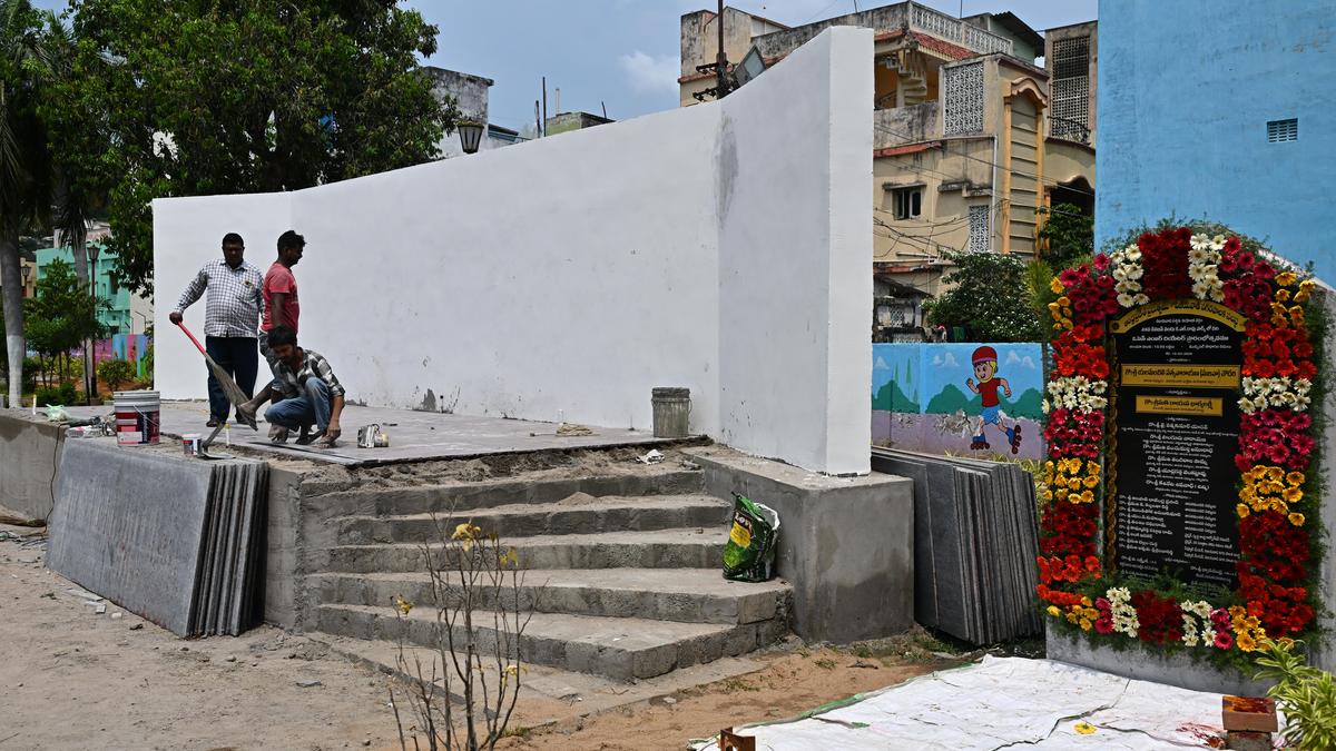 Mayor inaugurates open-air theatre at K.L. Rao Park