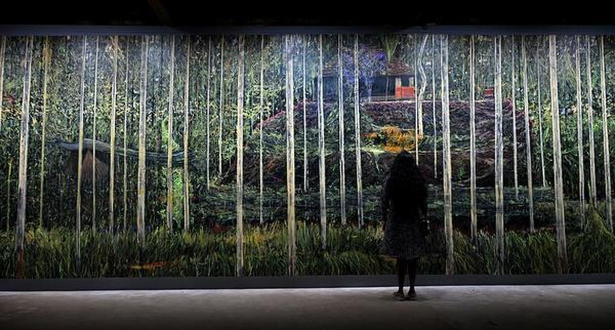 Il dipinto di RB Shajith alla Biennale di Kochi-Muziris 2025