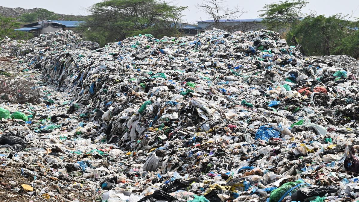 Coimbatore Corporation yet to achieve full source segregation as mixed waste reaches Vellalore dumpyard