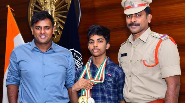 District police chief lauds young rifle shooter