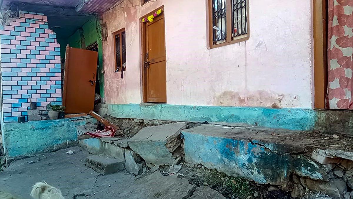 After Joshimath, cracks appear in houses in Uttarakhand’s Karnprayag; people seek govt help