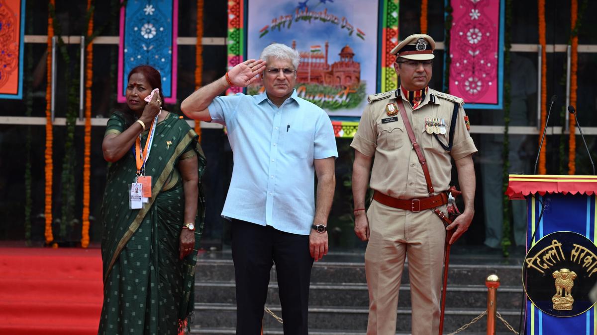 Kailash Gahlot hoists flag in Capital, hails Kejriwal as a ‘modern-day freedom fighter’