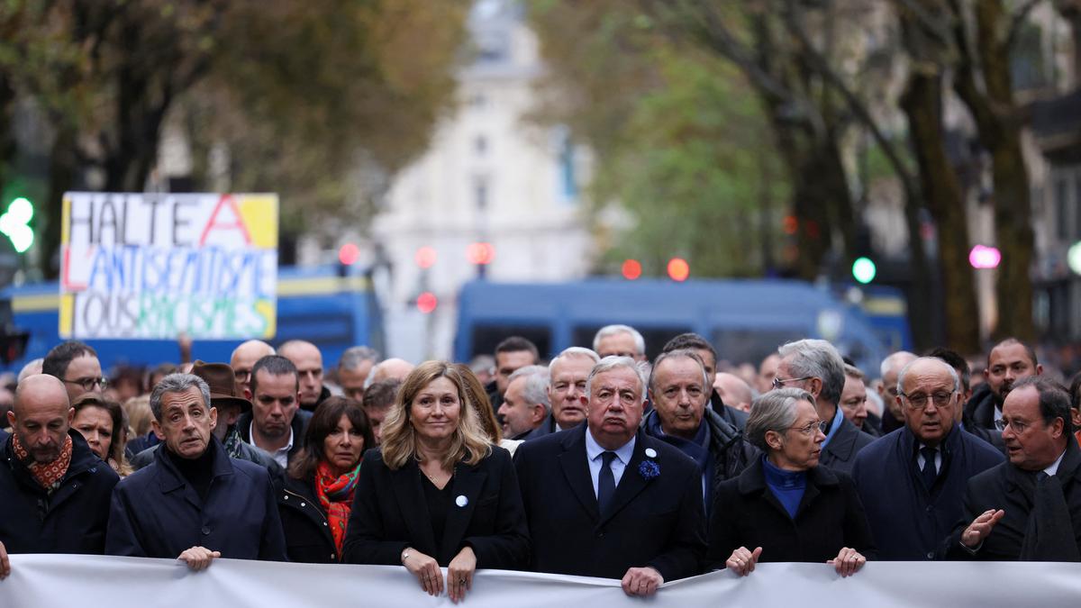 French politicians, citizens march in Paris against soaring antisemitism amid Israel-Hamas war