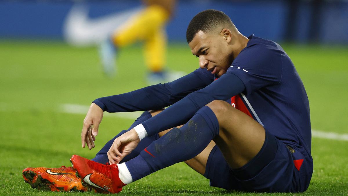 Football transfer window | Countdown begins on Kylian Mbappé's future at PSG