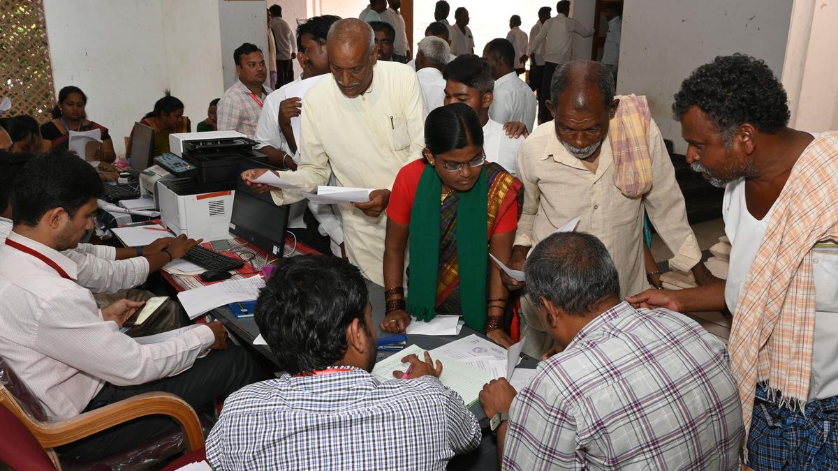 Dharwad Deputy Commissioner promises timebound solutions to people’s