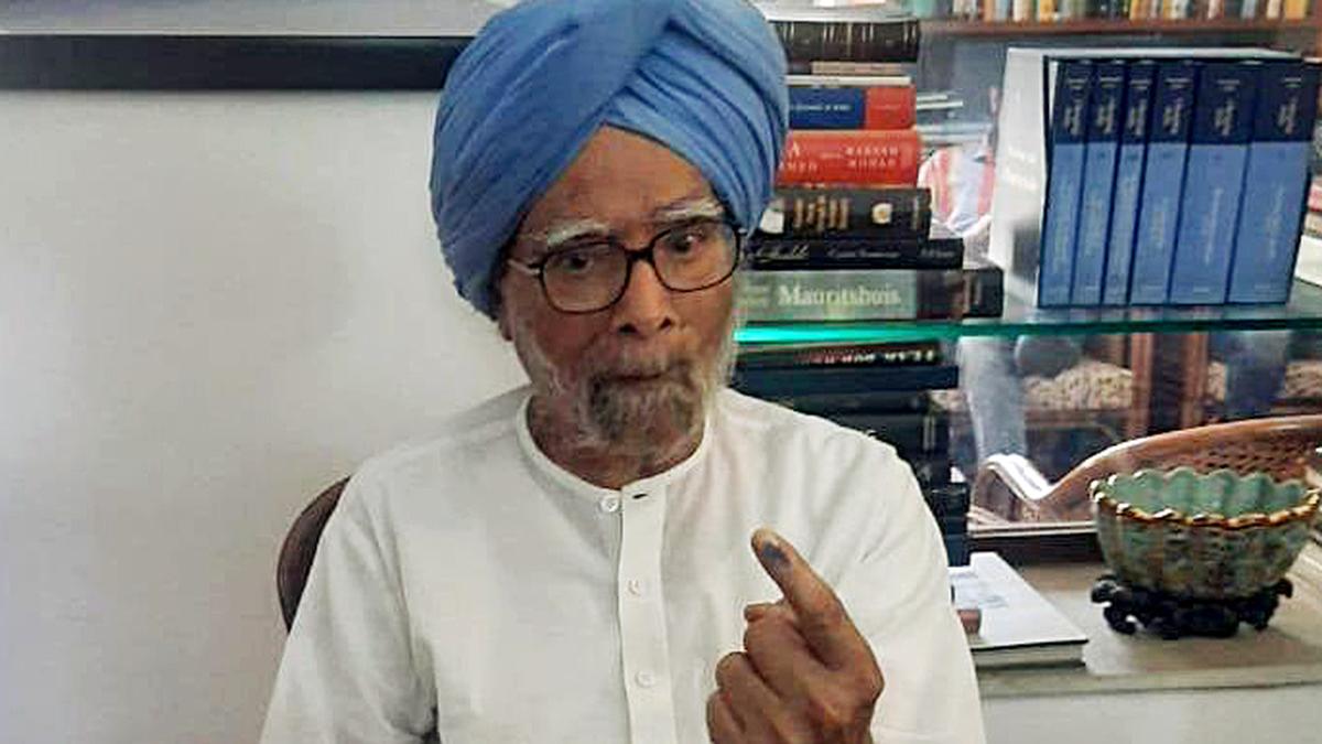 Manmohan Singh accuses PM Modi of ‘lowering dignity of PMO with hate speeches’