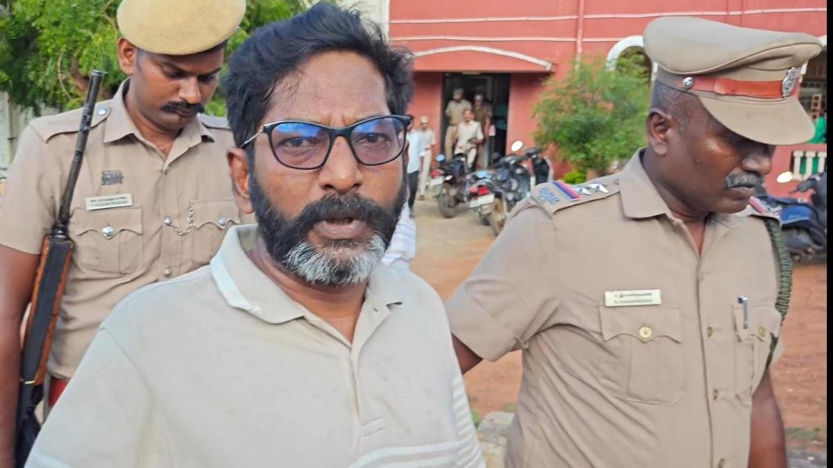 Supreme Court Orders Release of YouTuber 'Savukku' Shankar