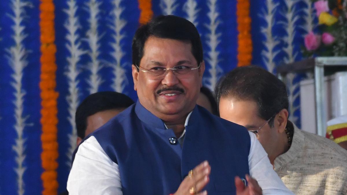 Congress devours Mahayuti Govt over serving 'meal in silver plates', asks where is farm loan waiver