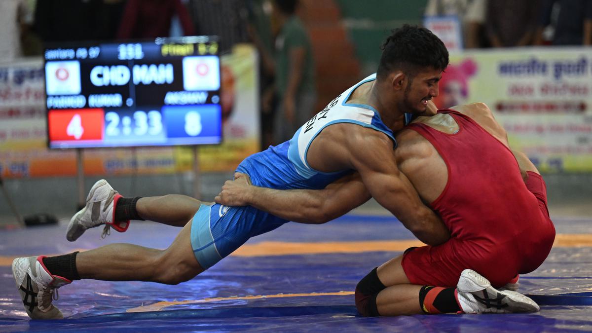 Akshay Dhere rallies to post a fine victory in 57kg final
