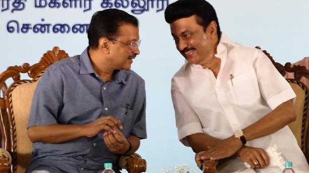 Chief Ministers Stalin, Kejriwal compliment each other