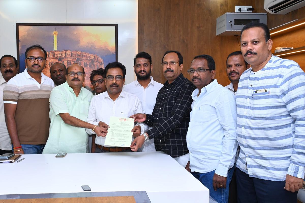 thehindu.com - The Hindu Bureau - CREDAI to develop decades-old Gadiyaram Hospital in Kurnool