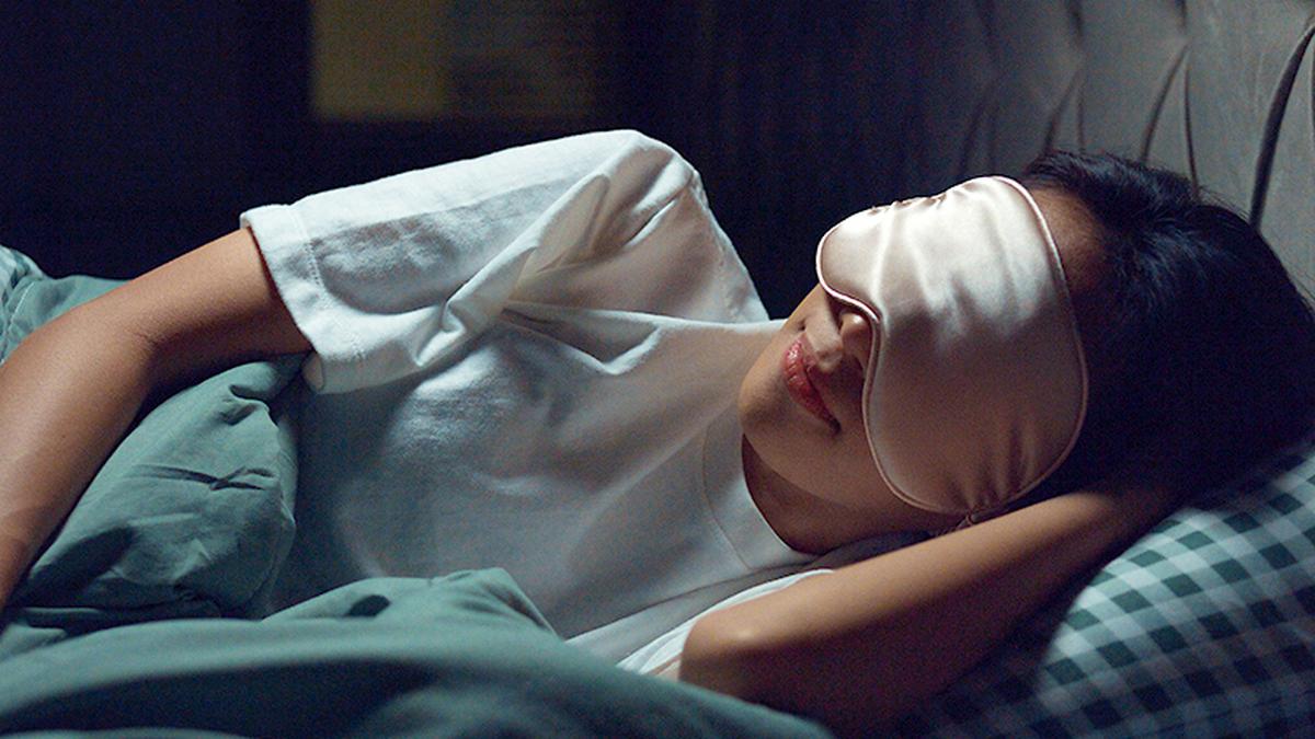 Sleep loss rewires the brain for cravings and weight gain – a neurologist explains the science behind the cycle