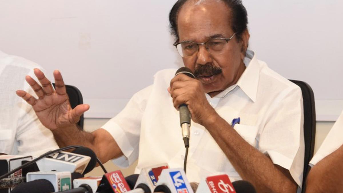 Chickballapur seat: Moily confident of getting ticket, while Raksha Ramaiah lobbies hard