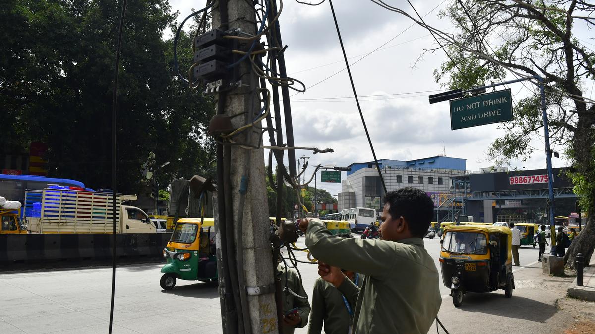 Bengaluru citizens complain about hazard posed by badly maintained electricity infrastructure to pedestrians