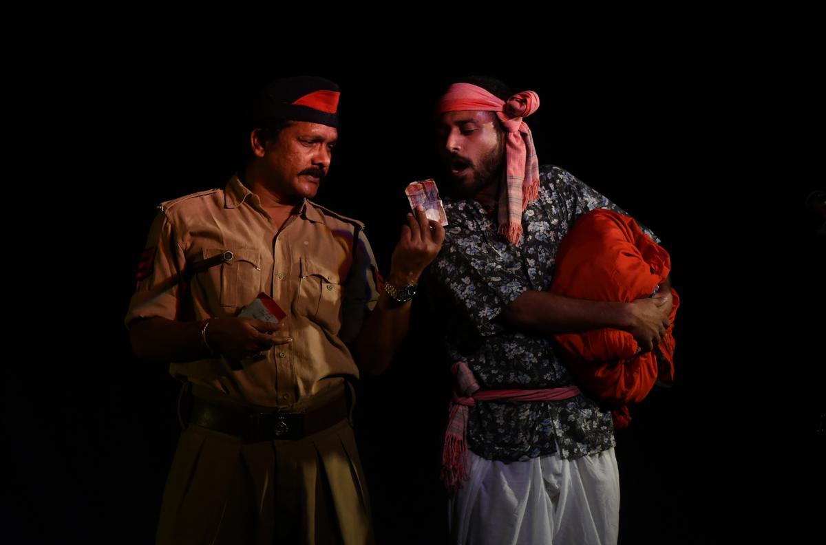 From Charandas Chor by Naya Theatre. Staged in December, 2019 as a curtain- raiser to the first state conference of Network of Artistic Theatre Activists Kerala (Natak) in Ernakulam.