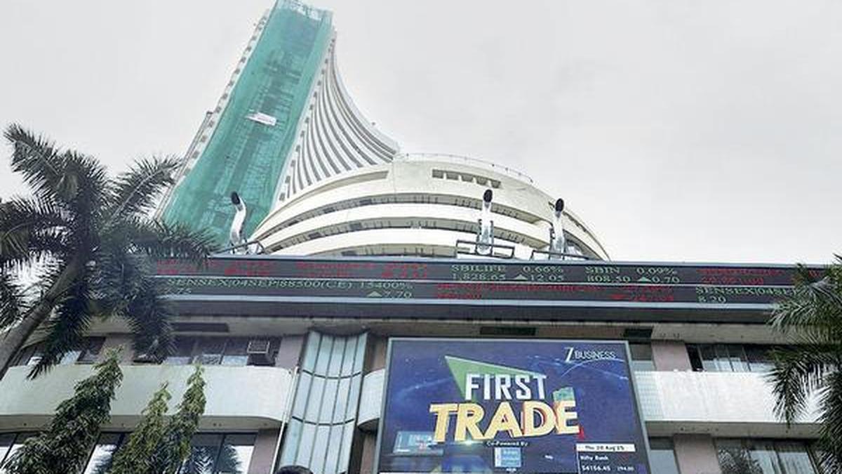 Stock markets decline in early trade dragged by IT firms, weak U.S. cues