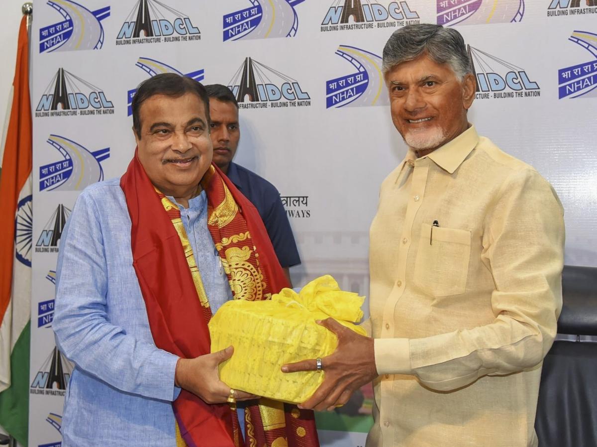 Union Minister Nitin Gadkari with Andhra Pradesh Chief Minister N. Chandrababu Naidu during a meeting.