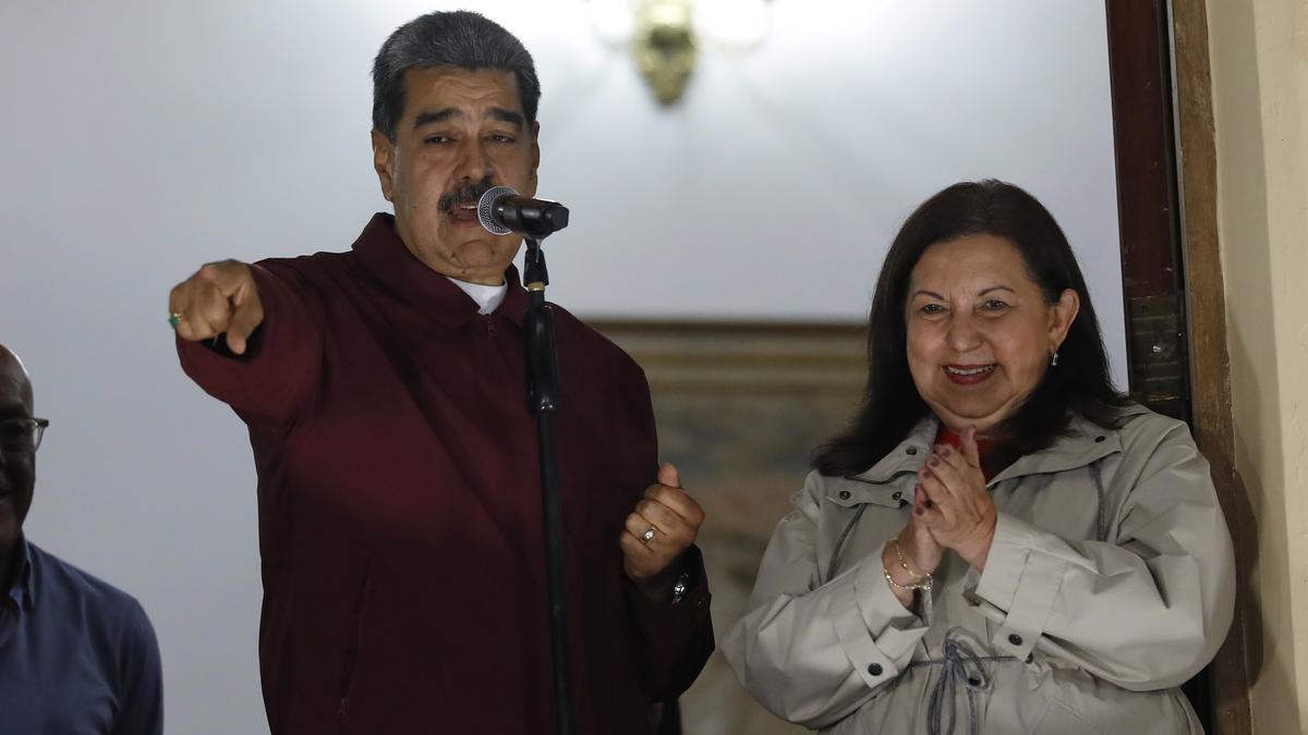 https://th-i.thgim.com/public/incoming/n0te25/article69866762.ece/alternates/LANDSCAPE_1200/Venezuela_Election_91082.jpg
