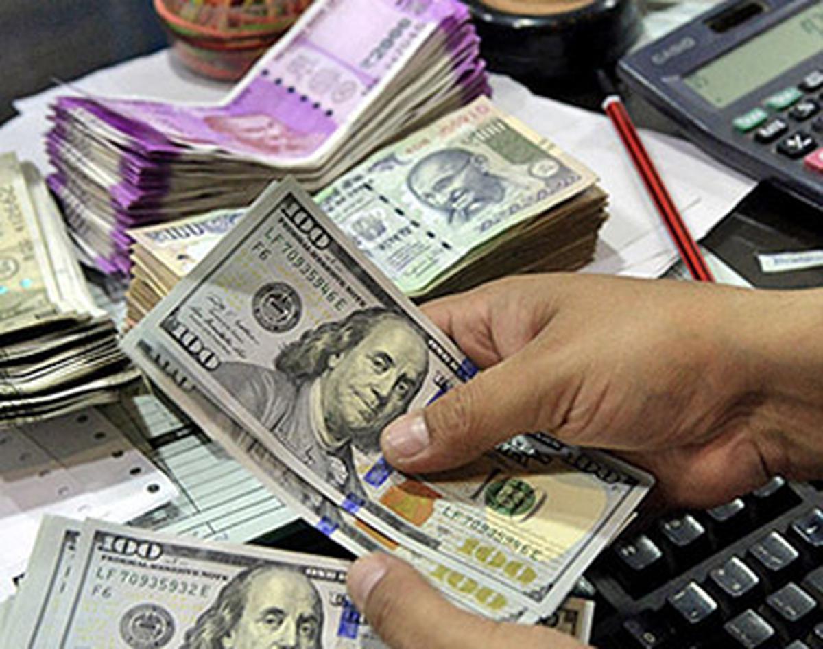 Indian money discount to dollar