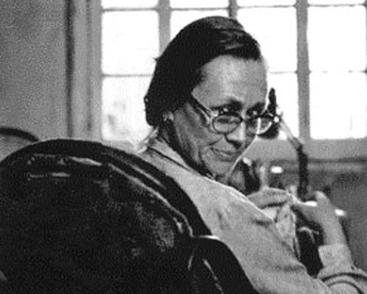 36 चौरंगी लेन के एक दृश्य में जेनिफर केंडल