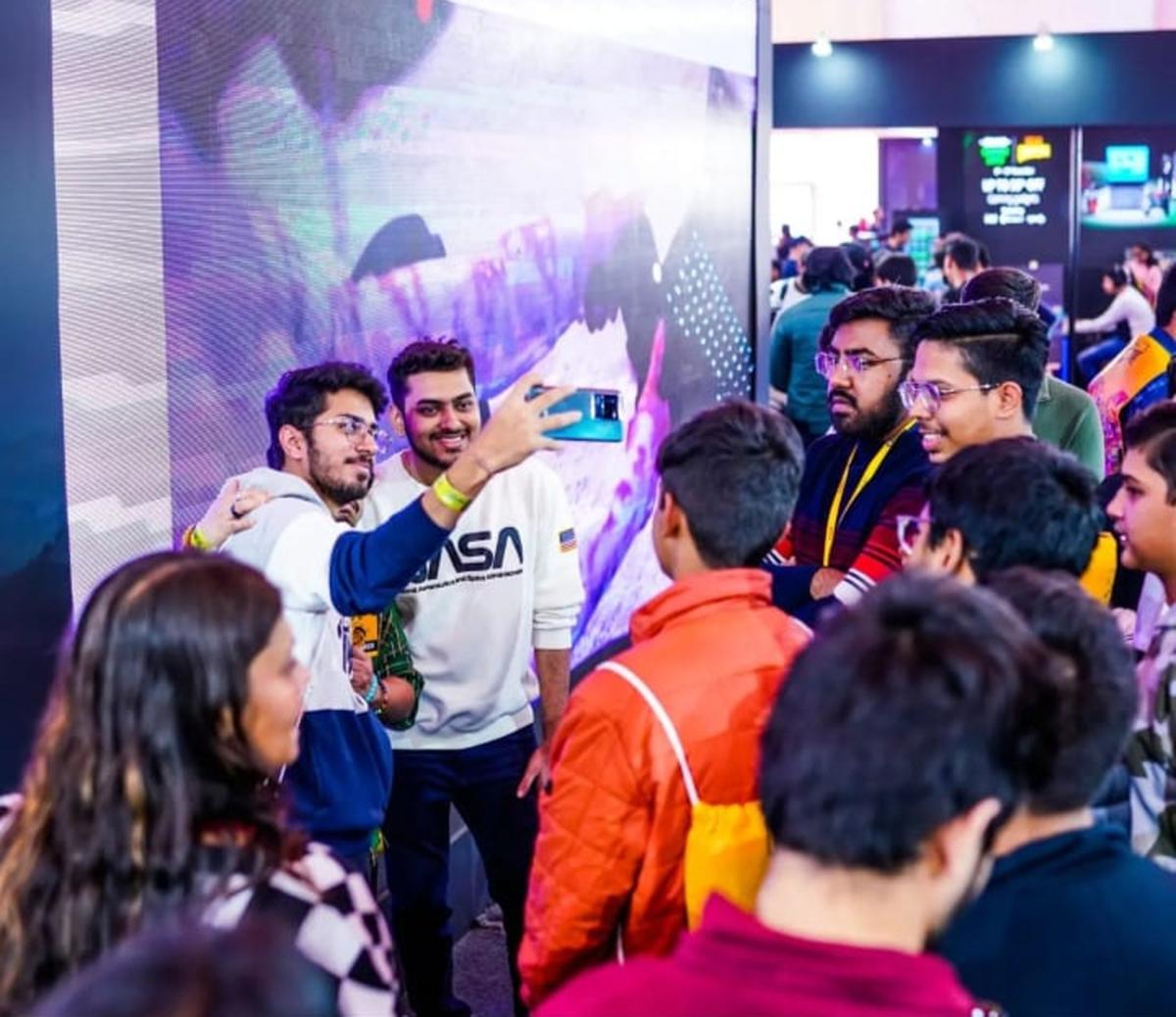 Get set Delhi gamers! 🏎️🕹️ Esportz Arena is bringing the best gaming with  Vibin Festival! Join the action-packed gaming fun with latest…