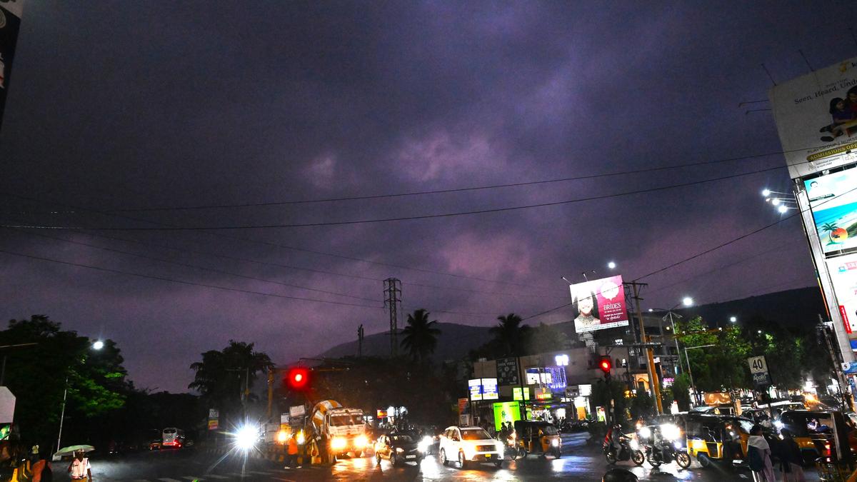Coastal districts receive rain while Rayalaseema sizzles