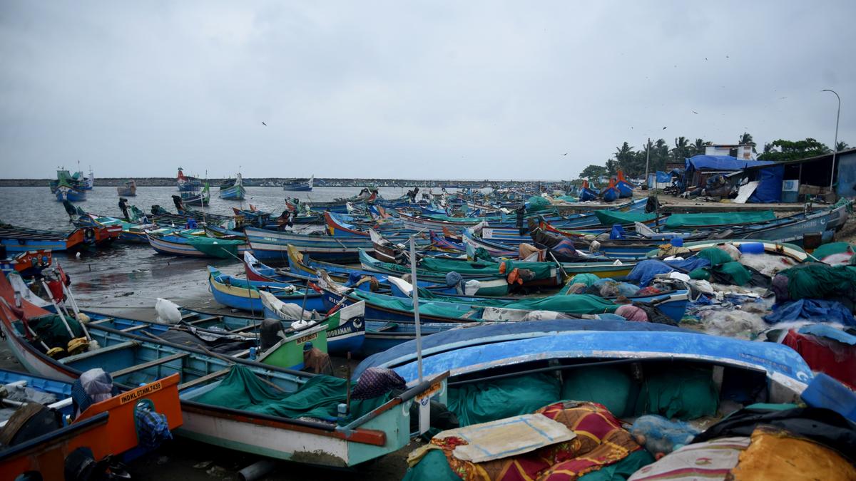Rough weather warning: rescue squads on high alert in Kozhikode
