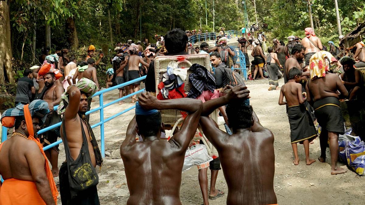 Allow only dolly workers with police verification certificate to carry pilgrims to Sabarimala: Kerala HC