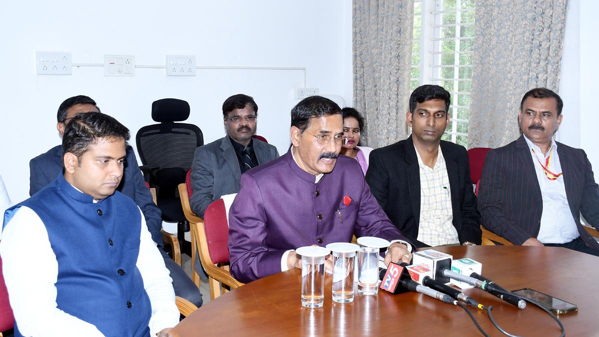 Lokayukta can only make recommendations to State government about illegal sand and laterite stone extraction: Upalokayukta