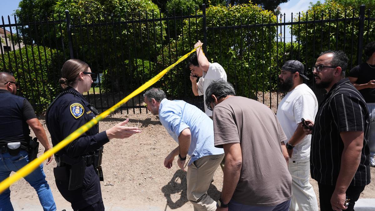 Two suspects in shooting at San Diego mosque dead, police source says