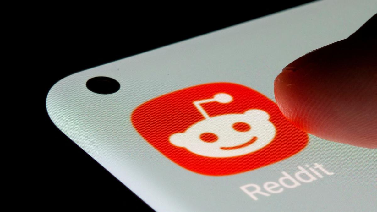 Reddit prices IPO at top of indicated range to raise $748 million