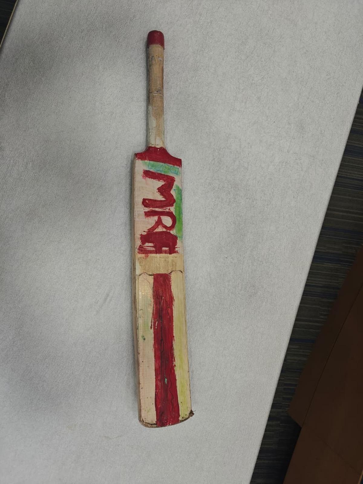 The cricket bat that the teen tried to steal.