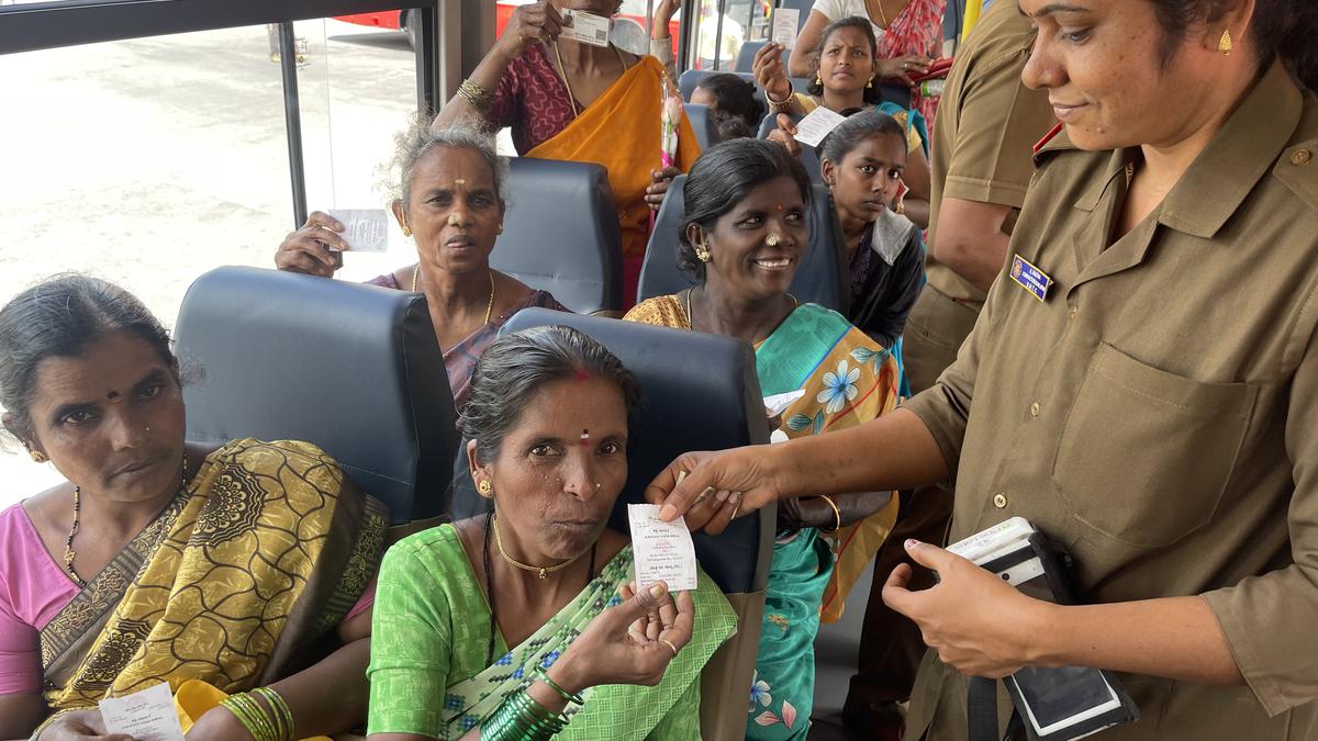 Shakti scheme | 5.71 lakh women passengers travelled for free in State buses on Day 1