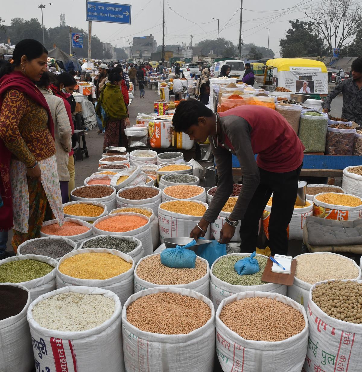सितंबर में थोक कीमतें लगभग स्थिर रहीं