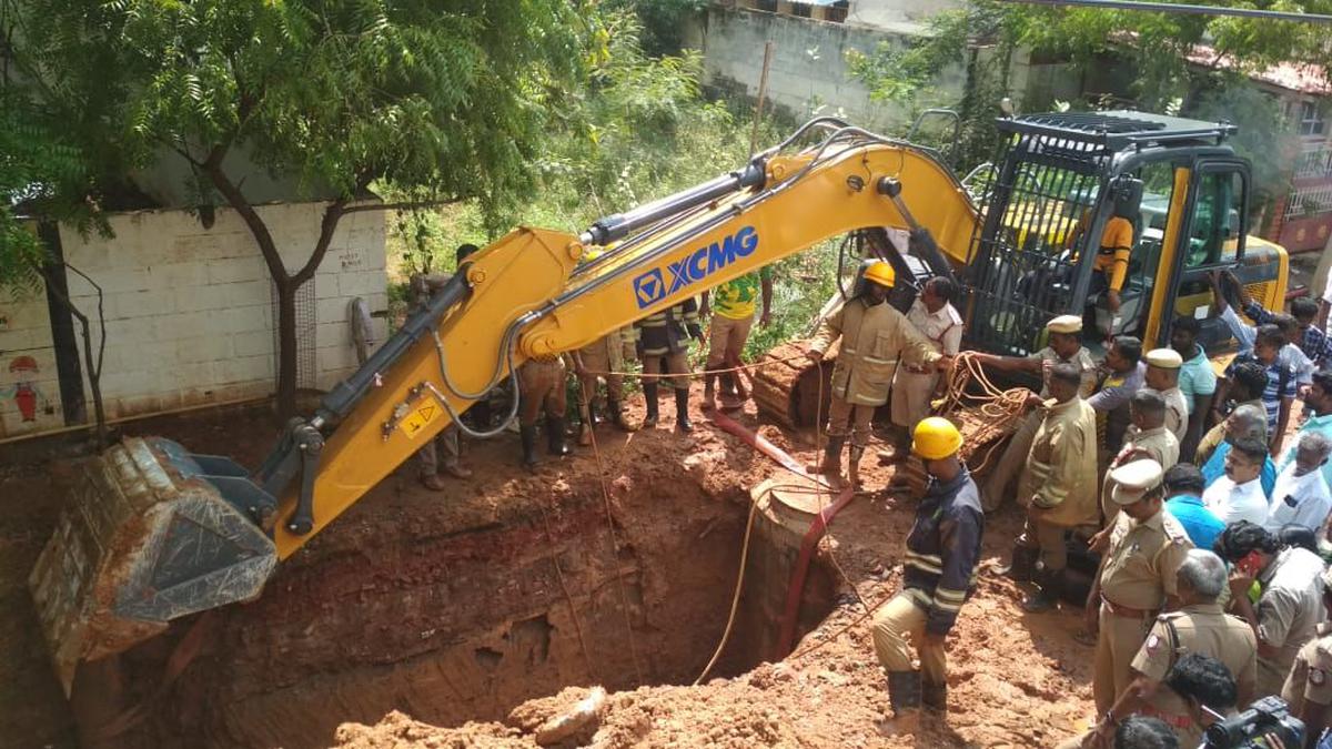 Worker involved in underground drainage work at Madurai buried alive, rescue attempt underway
