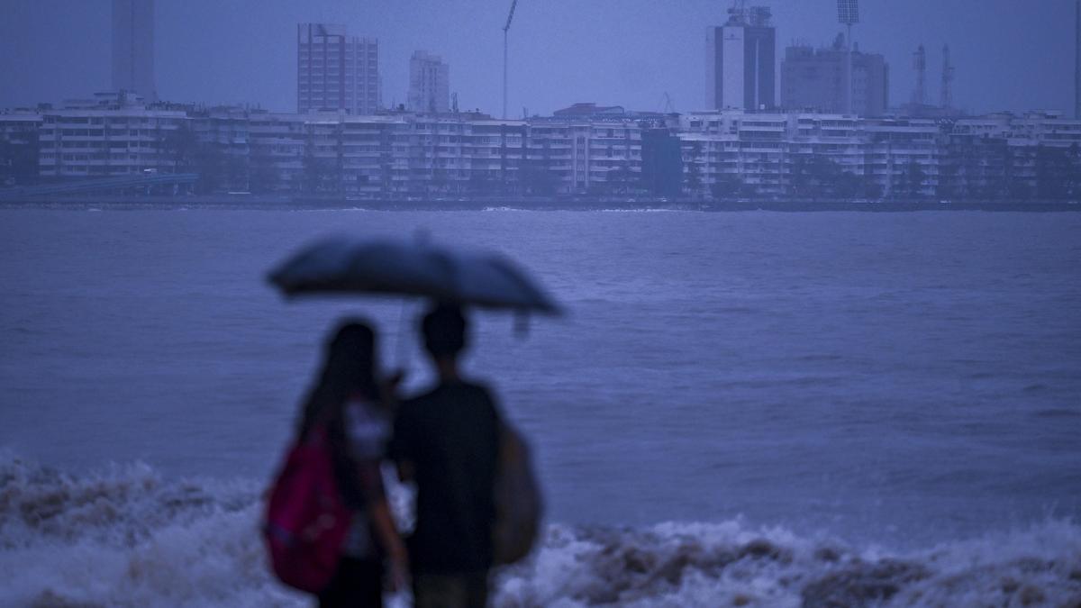 Mumbai to witness 4.96m high tide; people advised to stay away from seashore